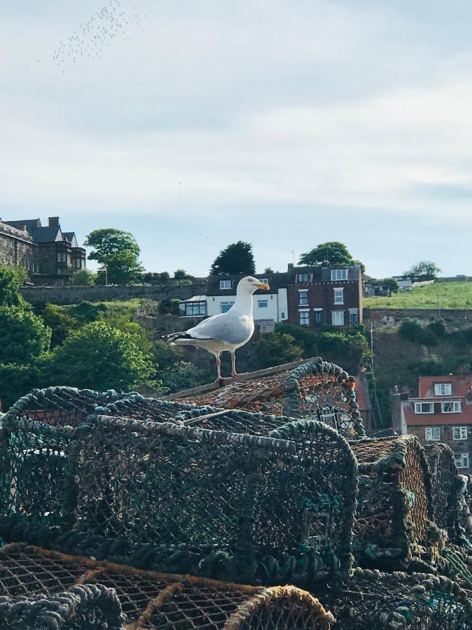 Low Tide Whitby Eksteriør billede