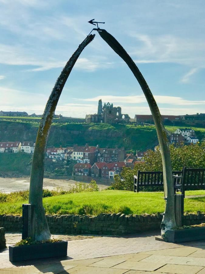 Low Tide Whitby Eksteriør billede